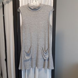 Sleeveless tunic sweater